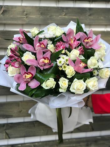 Букет цветов из: Розы и Хризантемы в Клишино