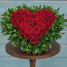 Цветочная композиция из Розы в виде сердца в Клишино