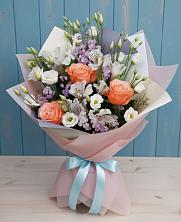 Букет цветов из:  Лизиантусы, Розы, Альстромерии и Гипсофила в Клишино