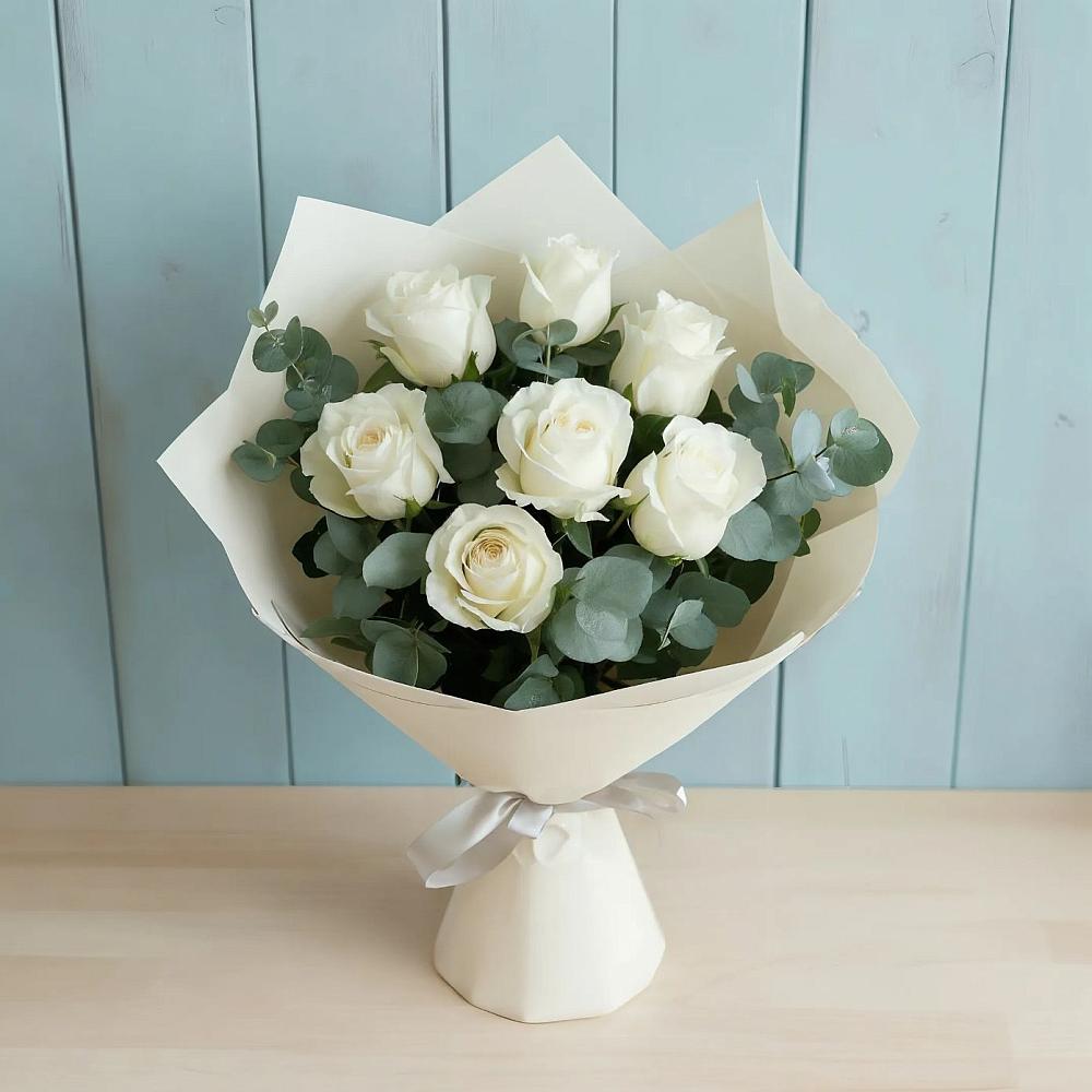 Букет Белые розы в Эвкалипте в Клишино