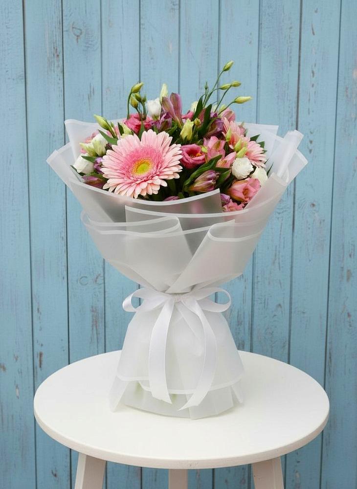 Букет цветов из: Герберы, Альстромерии и Лизиантусы в Клишино