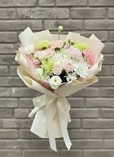 Букет цветов из:  Гвоздики, Розы, Лизиантусы и Хризантемы #REPLACE_PRED# Клишино