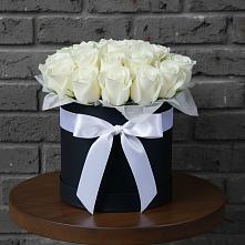 Цветочная композиция из Розы в шляпной коробке в Клишино